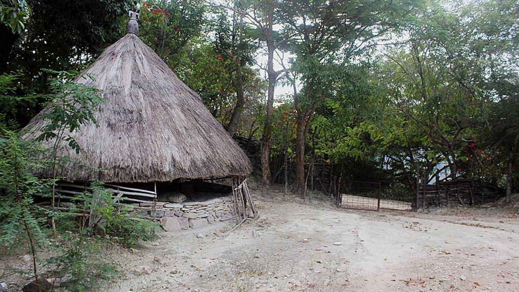 Rumah Adat Boti Wilayah Timor Barat 2