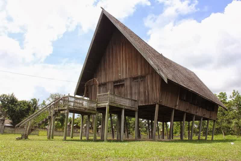 Rumah Adat Kalimantan Wilayah Sulawesi dan Kalimantan