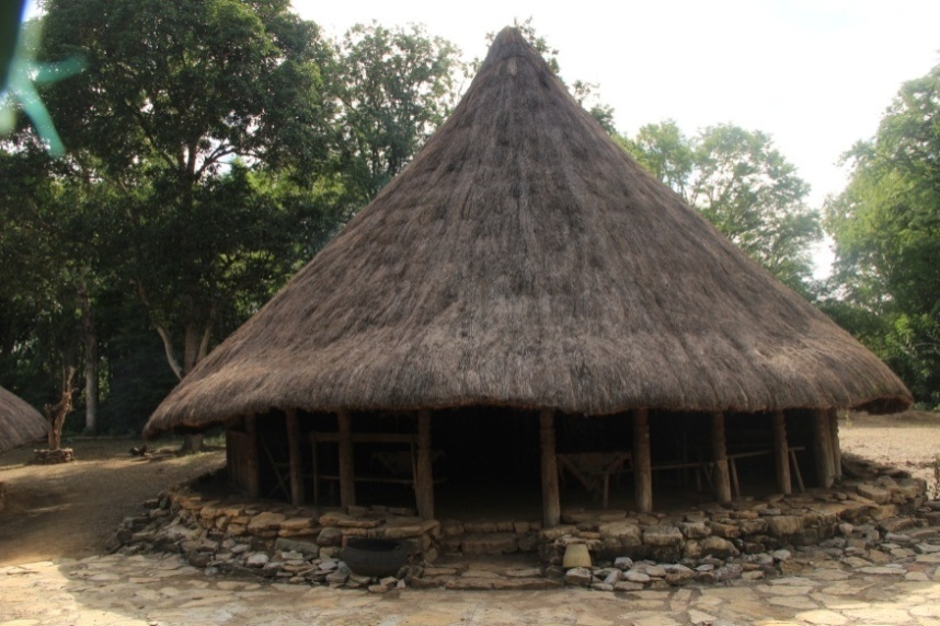 Rumah Adat TTU Wilayah Timor Barat 1